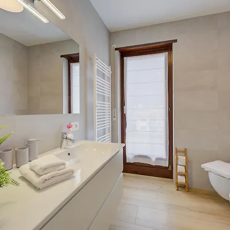 Apartment Balcone Sui Tigli Few Min From The - Happy